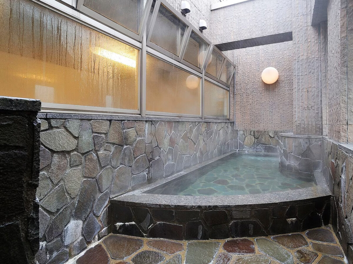 サウナ・水風呂・外気浴の雰囲気｜アパホテル横浜関内