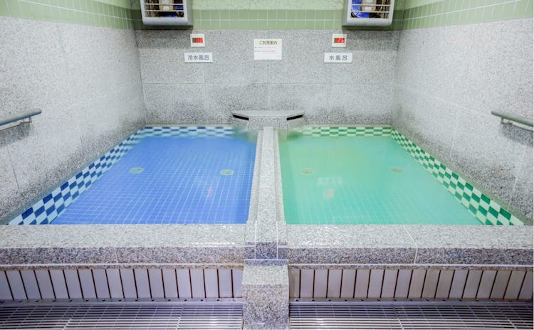 冷水風呂の雰囲気｜サウナ&スパ カプセルホテル 大東洋