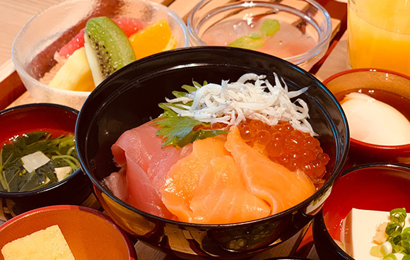 海鮮しらす丼｜ドーミーインPREMIUM和歌山のレストラン