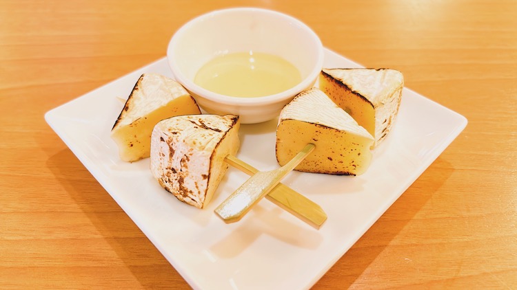 炙りカマンベール串｜博多 由布院・武雄温泉 万葉の湯のレストラン