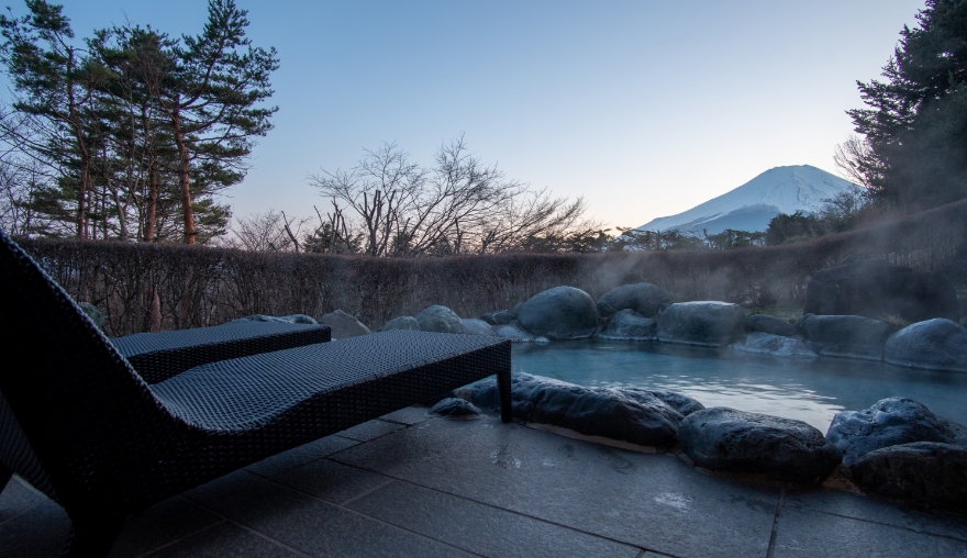 外気浴の雰囲気：ホテルマウント富士