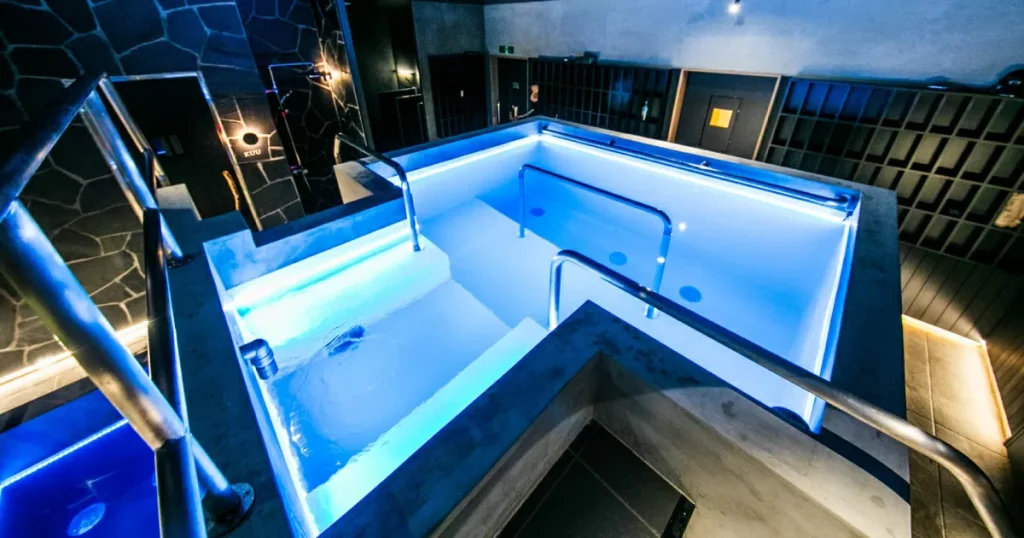 サウナ・水風呂・外気浴の雰囲気｜泊まれるサウナ屋さん 品川サウナ