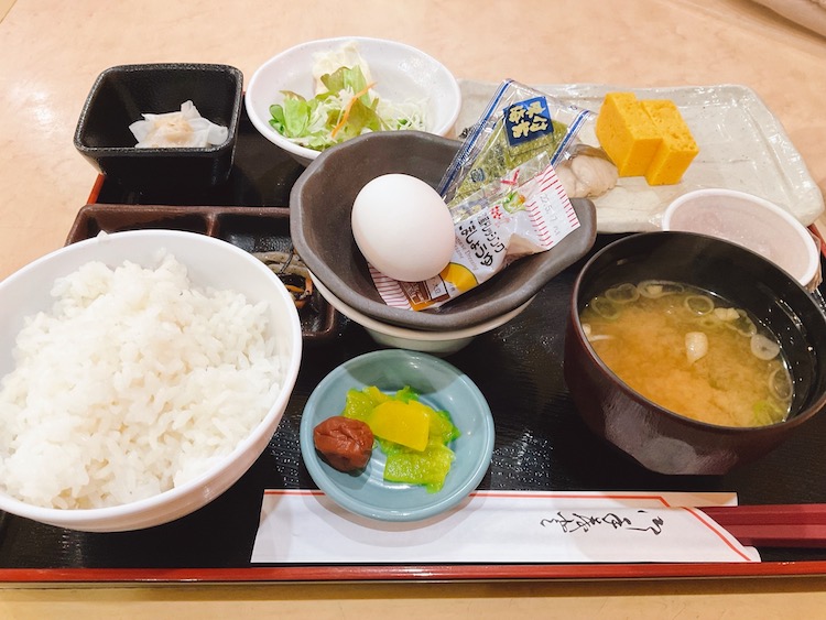 朝食｜サウナ&カプセルホテル ウェルビー栄のレストラン